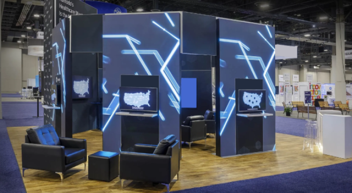 ملتقيات، معارض، وورش… نفتح لك أبواب عالم الامتياز التجاري